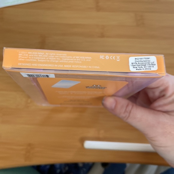 NWT micase pink silicone case for iPhone 11/Xr - Picture 3 of 4